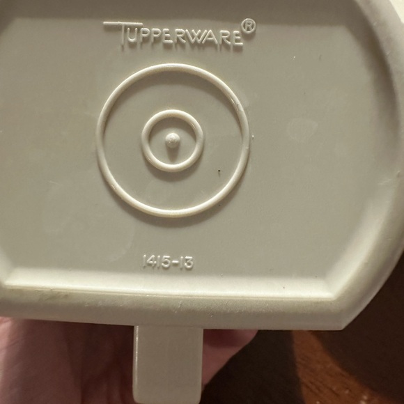 Vintage Tupperware cream and sugar containers - Picture 7 of 10